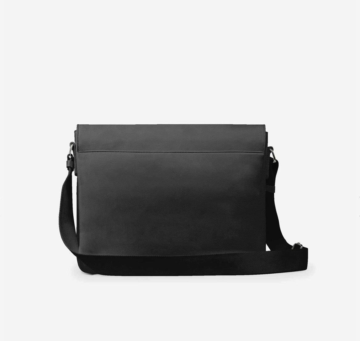 Deloatch and Company Italian Leather Messenger Bag